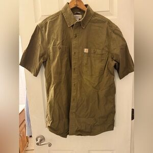 Carhartt short sleeve button-up. Like new. Only washed